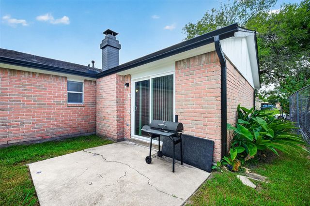 12711 Greenshire Dr Drive, Houston, TX 77048