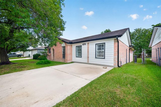 12711 Greenshire Dr Drive, Houston, TX 77048