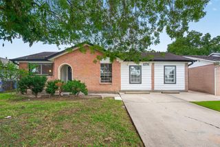 12711 Greenshire Dr Drive, Houston, TX 77048