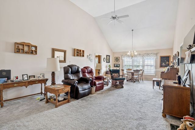 1818 Memorial Dr Apt 41, Clarksville, TN 37043