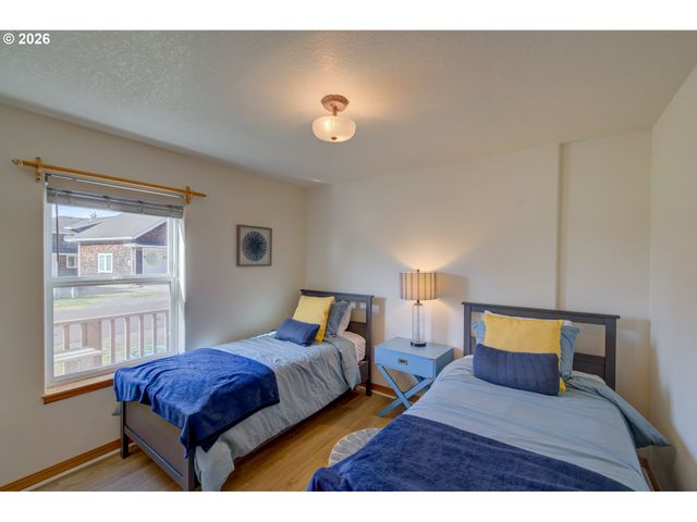 26523 CHIEFTAIN Dr, Rockaway Beach, OR 97136