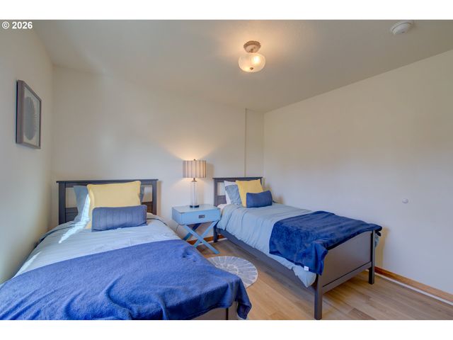 26523 CHIEFTAIN Dr, Rockaway Beach, OR 97136