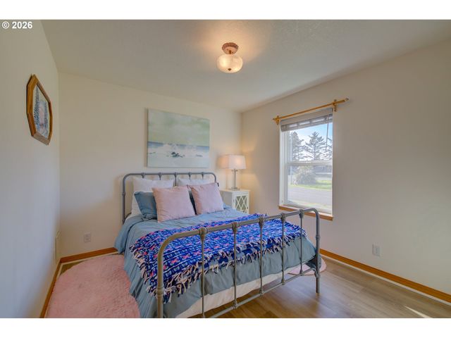 26523 CHIEFTAIN Dr, Rockaway Beach, OR 97136