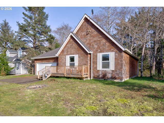 26523 CHIEFTAIN Dr, Rockaway Beach, OR 97136