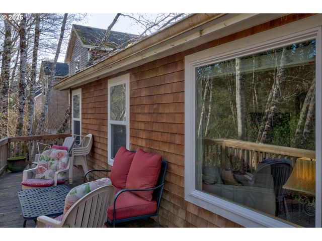 26523 CHIEFTAIN Dr, Rockaway Beach, OR 97136