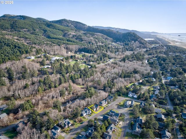 26523 CHIEFTAIN Dr, Rockaway Beach, OR 97136