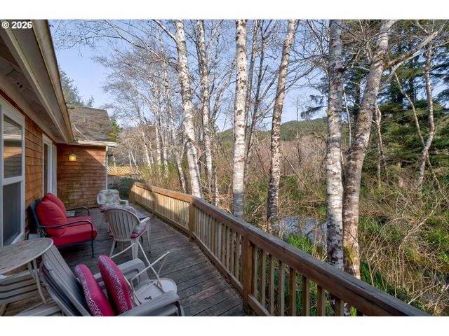 26523 CHIEFTAIN Dr, Rockaway Beach, OR 97136