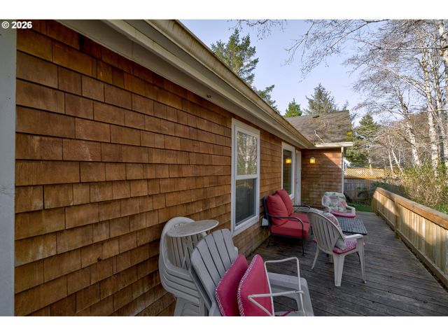 26523 CHIEFTAIN Dr, Rockaway Beach, OR 97136