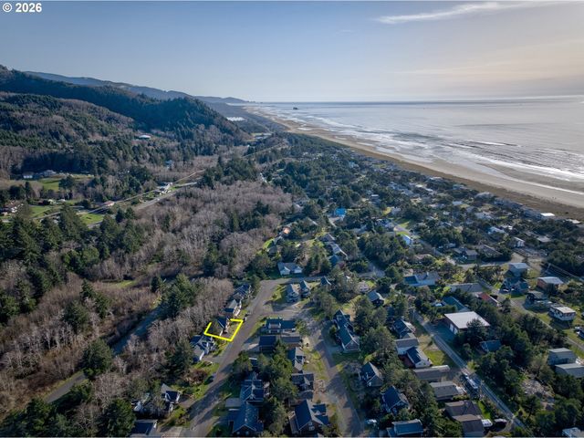 26523 CHIEFTAIN Dr, Rockaway Beach, OR 97136