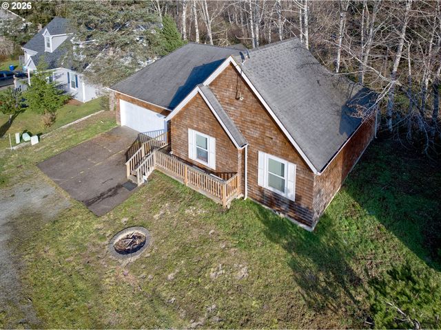 26523 CHIEFTAIN Dr, Rockaway Beach, OR 97136