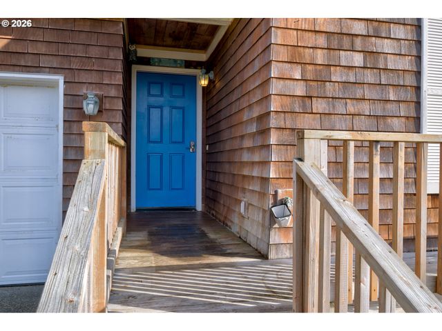 26523 CHIEFTAIN Dr, Rockaway Beach, OR 97136