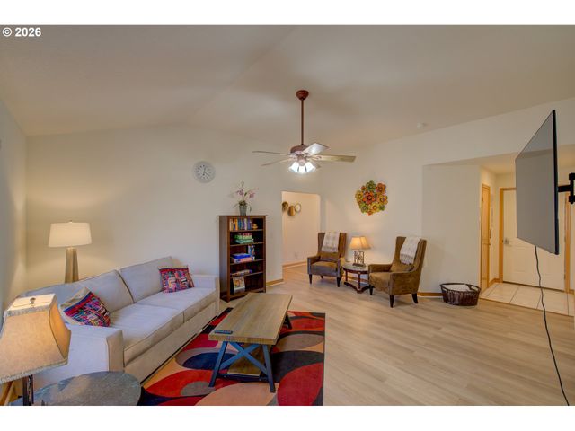 26523 CHIEFTAIN Dr, Rockaway Beach, OR 97136