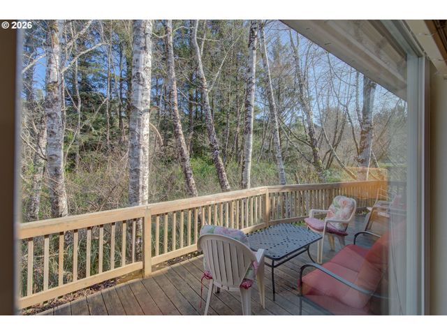26523 CHIEFTAIN Dr, Rockaway Beach, OR 97136