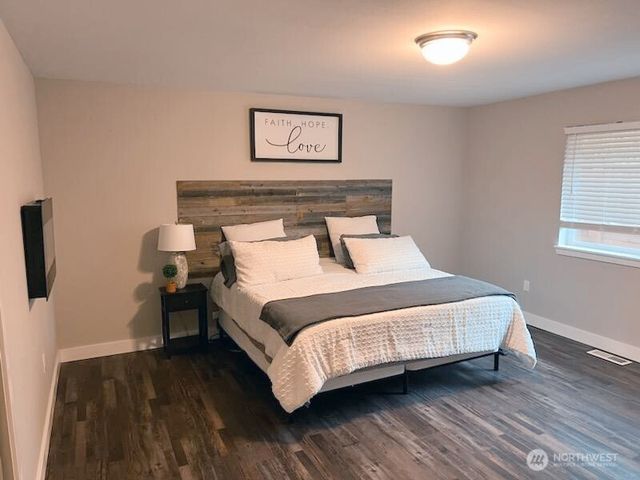 5031 E Rasor Road W, Belfair, WA 98528