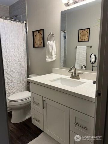 5031 E Rasor Road W, Belfair, WA 98528