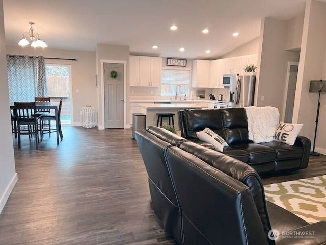 5031 E Rasor Road W, Belfair, WA 98528