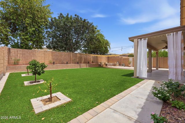 18544 W PALO VERDE Avenue, Waddell, AZ 85355