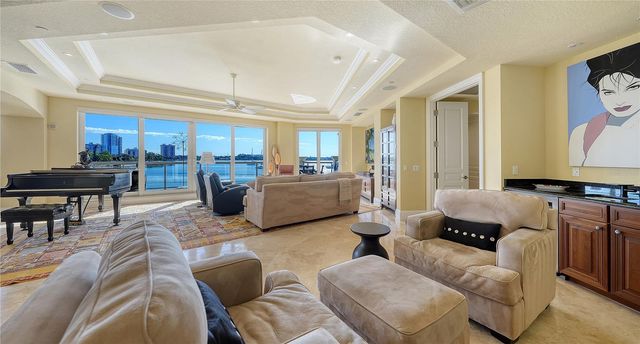 464 GOLDEN GATE POINT 304, Sarasota, FL 34236