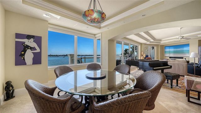 464 GOLDEN GATE POINT 304, Sarasota, FL 34236