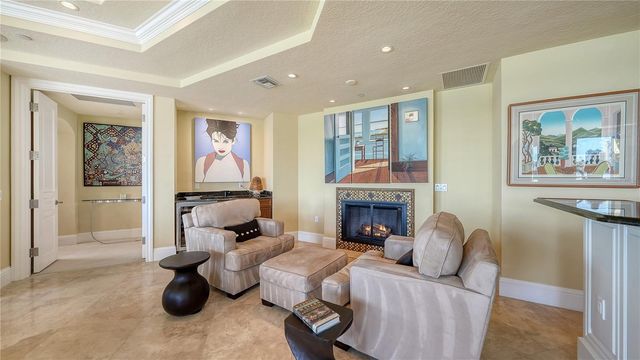 464 GOLDEN GATE POINT 304, Sarasota, FL 34236