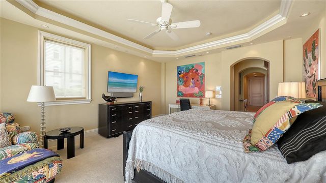 464 GOLDEN GATE POINT 304, Sarasota, FL 34236