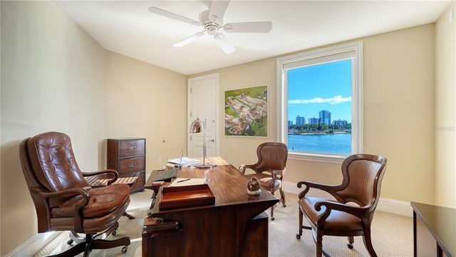 464 GOLDEN GATE POINT 304, Sarasota, FL 34236
