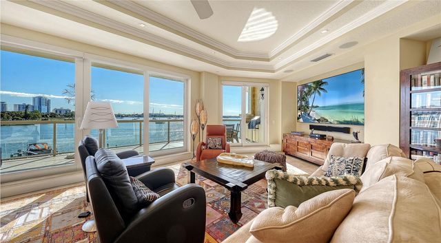 464 GOLDEN GATE POINT 304, Sarasota, FL 34236