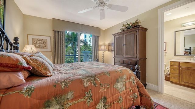 464 GOLDEN GATE POINT 304, Sarasota, FL 34236