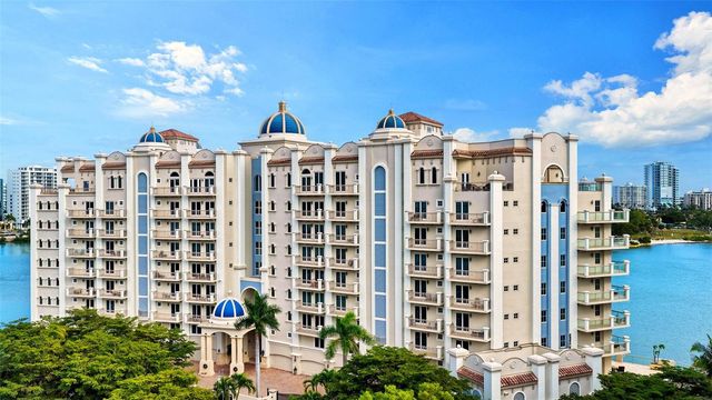 464 GOLDEN GATE POINT 304, Sarasota, FL 34236