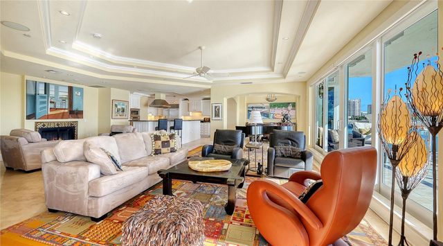 464 GOLDEN GATE POINT 304, Sarasota, FL 34236