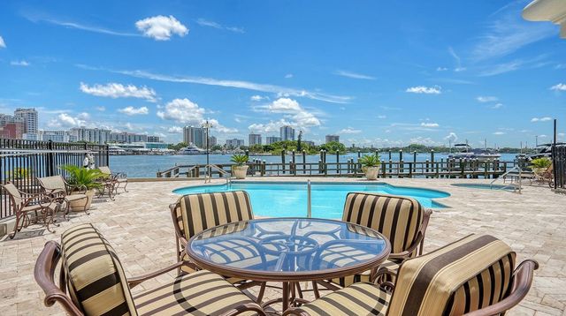 464 GOLDEN GATE POINT 304, Sarasota, FL 34236