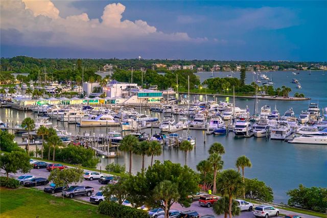 464 GOLDEN GATE POINT 304, Sarasota, FL 34236