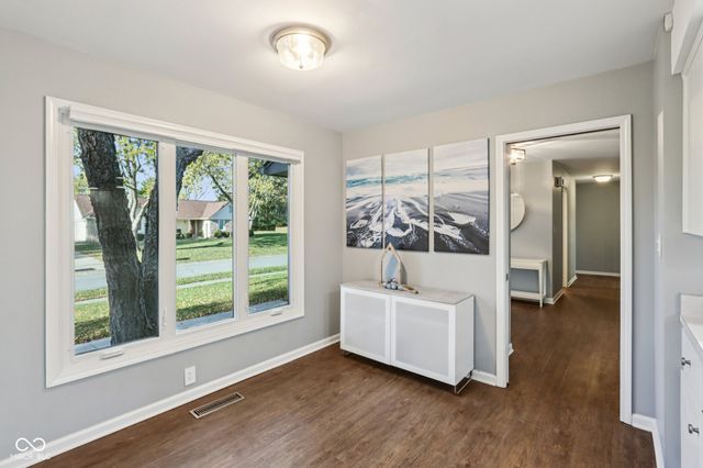 7937 Castle Lake Road, Indianapolis, IN 46256