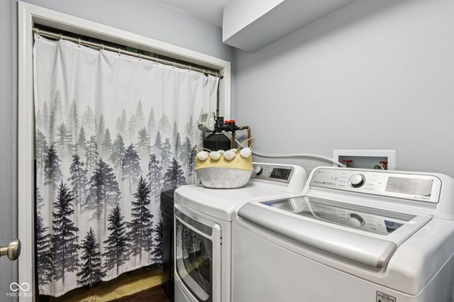 7937 Castle Lake Road, Indianapolis, IN 46256