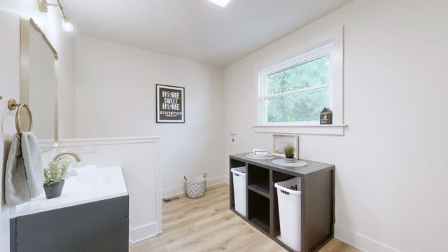4916 Packard Dr, Nashville, TN 37211