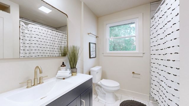 4916 Packard Dr, Nashville, TN 37211