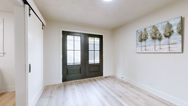 4916 Packard Dr, Nashville, TN 37211