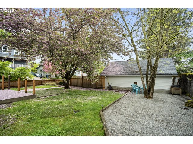 1346 Nw COUCH St, Camas, WA 98607