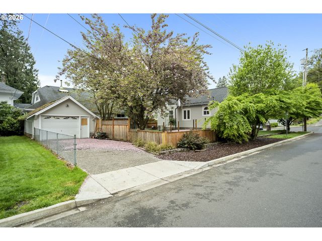 1346 Nw COUCH St, Camas, WA 98607