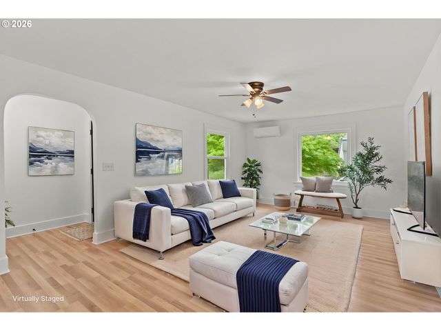 1346 Nw COUCH St, Camas, WA 98607