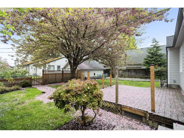 1346 Nw COUCH St, Camas, WA 98607