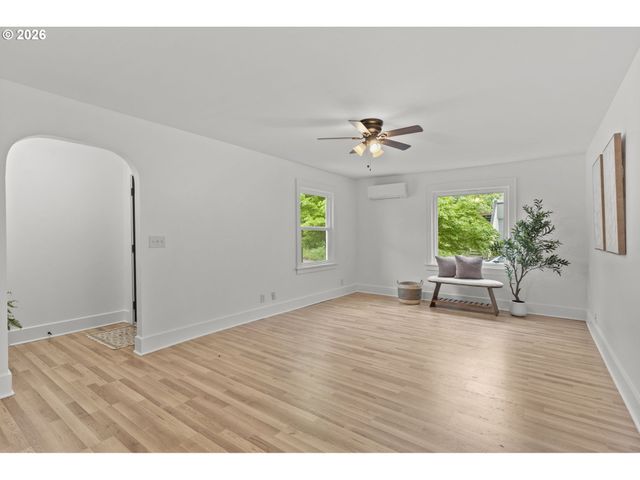 1346 Nw COUCH St, Camas, WA 98607