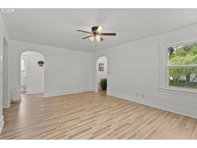 1346 Nw COUCH St, Camas, WA 98607