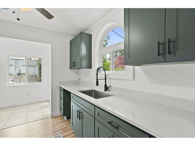 1346 Nw COUCH St, Camas, WA 98607