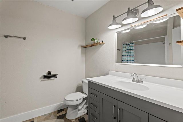 5104 Acorn CV, Austin, TX 78744