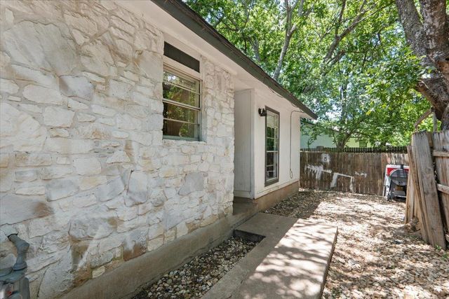 5104 Acorn CV, Austin, TX 78744
