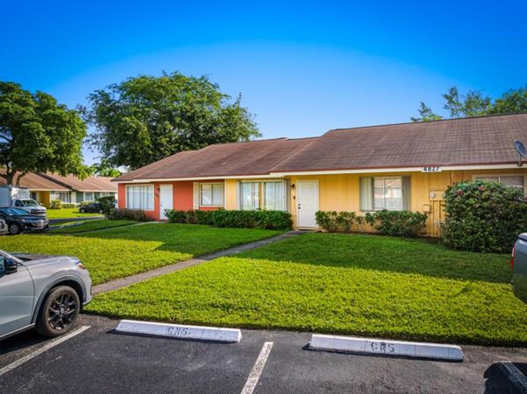 4827 Orleans Court B, West Palm Beach, FL 33415