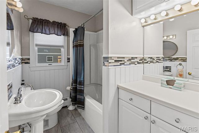 614 Olive Street, Highland, IL 62249