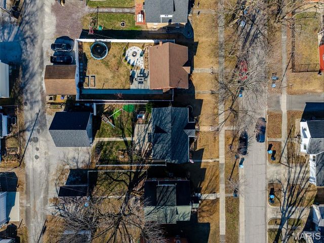 614 Olive Street, Highland, IL 62249