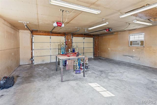 614 Olive Street, Highland, IL 62249